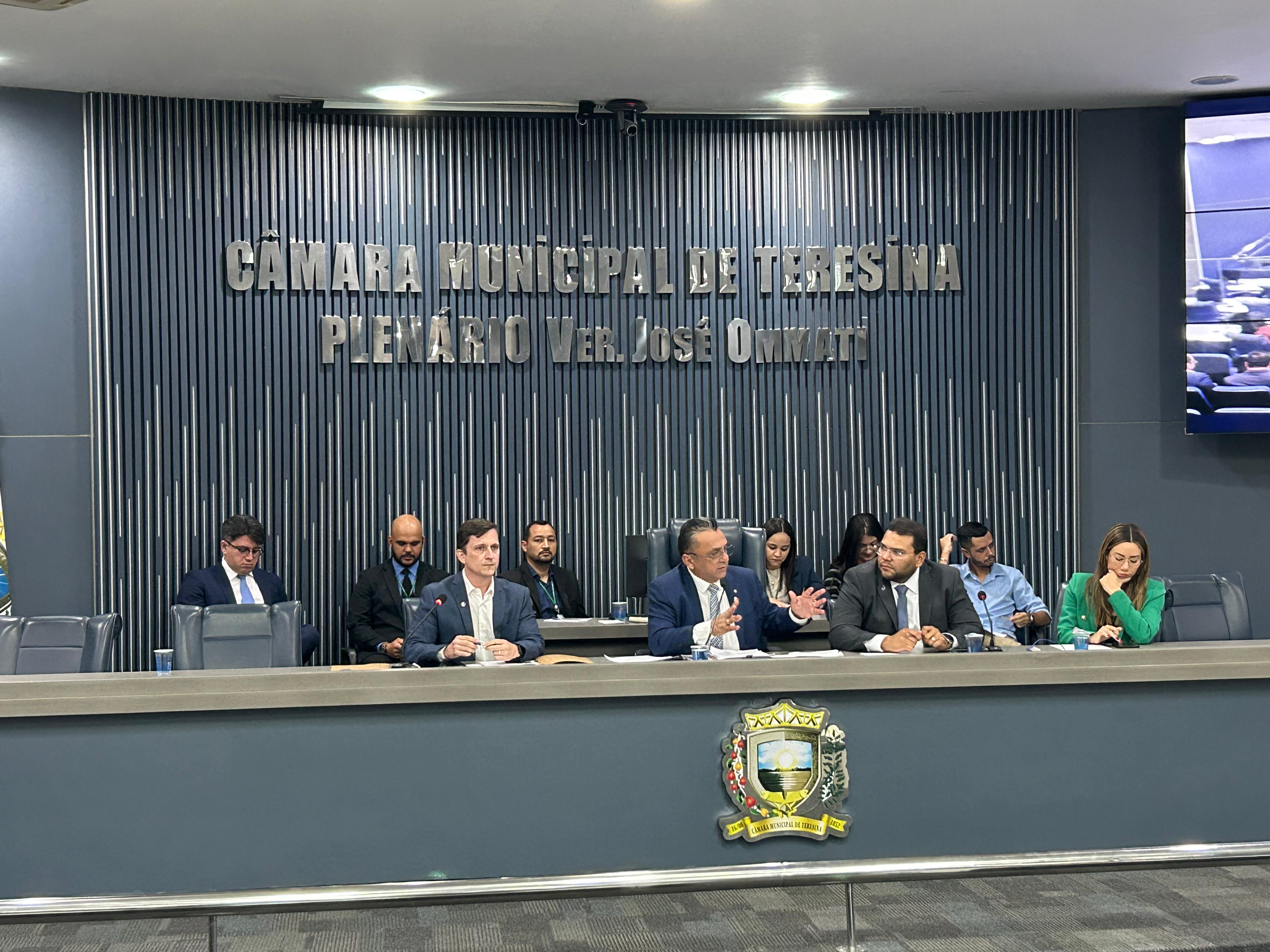 Vereador Dudu presidiu sessão na Câmara