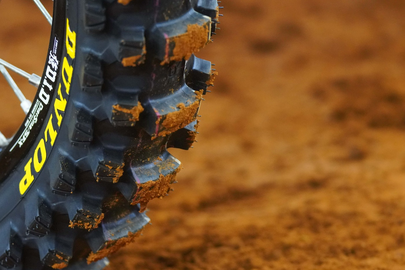 Dunlop apresenta Geomax MX34 ao mercado brasileiro