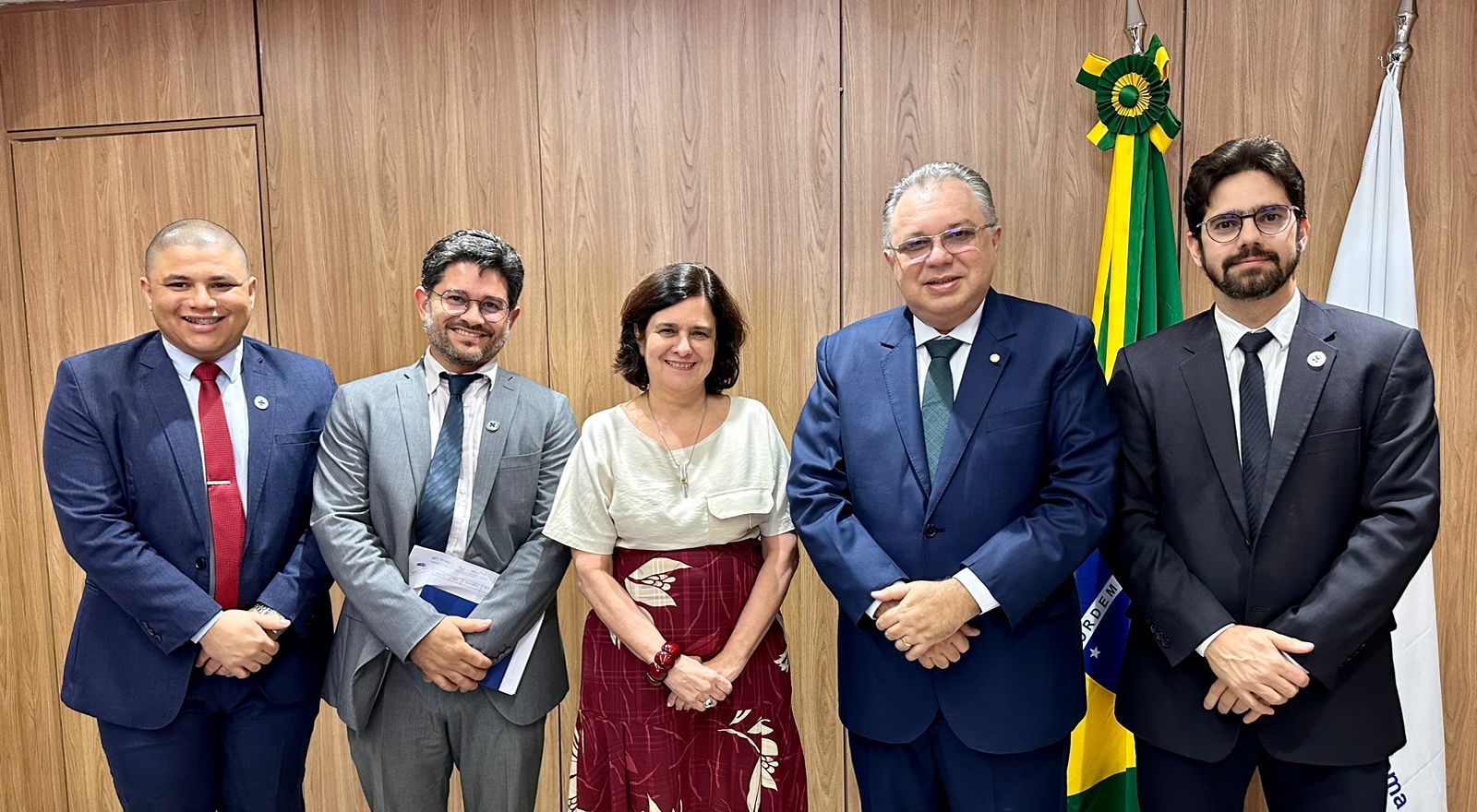 Florentino Neto garante recursos para o HU em reunião em Brasília