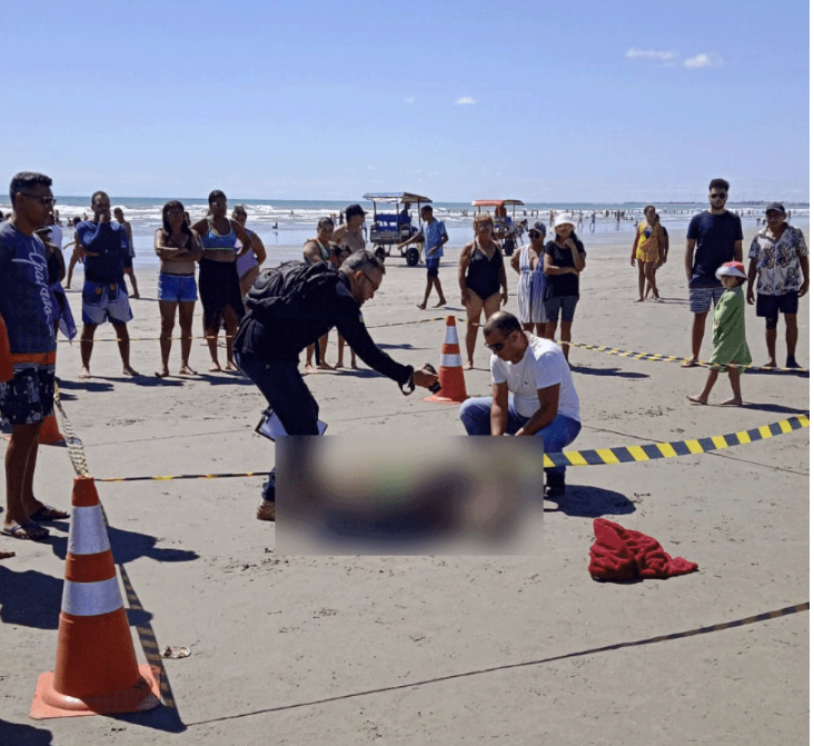Turista passa mal e morre na praia de Atalaia
