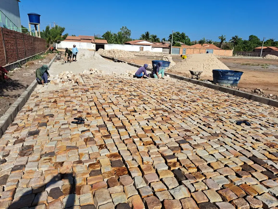 Prefeitura de São João do Arraial constrói mais de 1.500 m² de calçamento na rua do Norte