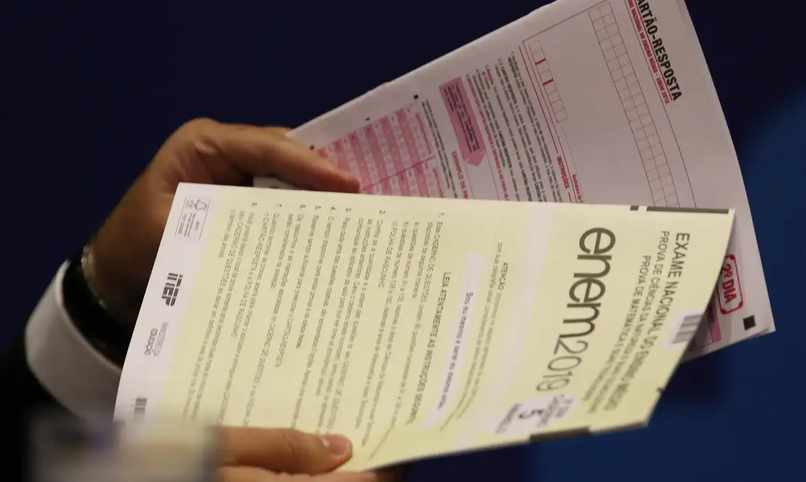 Caderno de perguntas do Exame Nacional do Ensino Médio - Enem