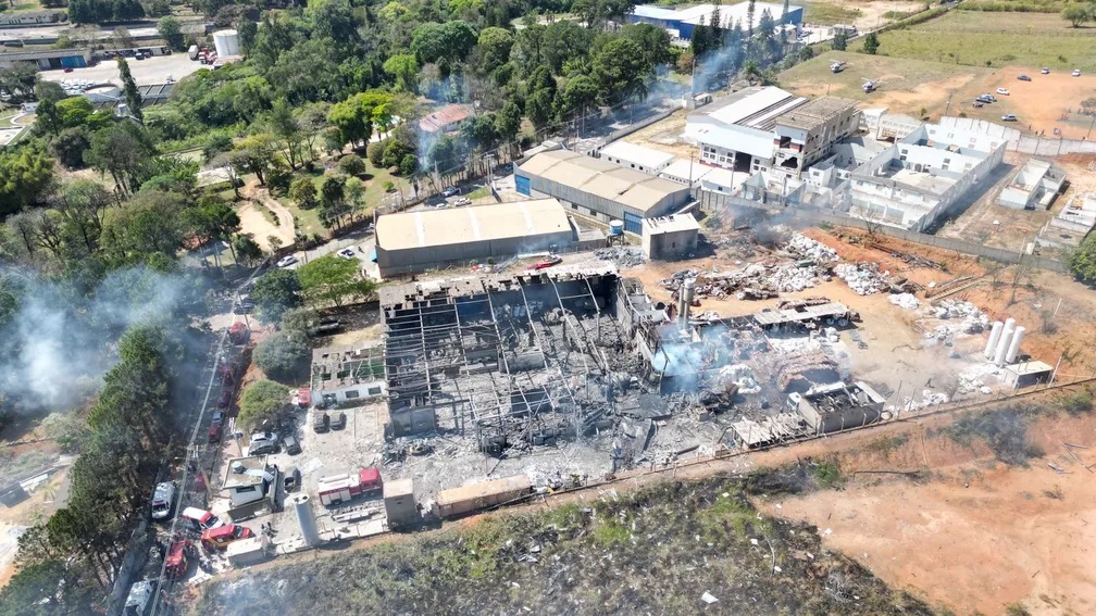 Empresa ficou destruída em Cabreúva (SP) após explosão