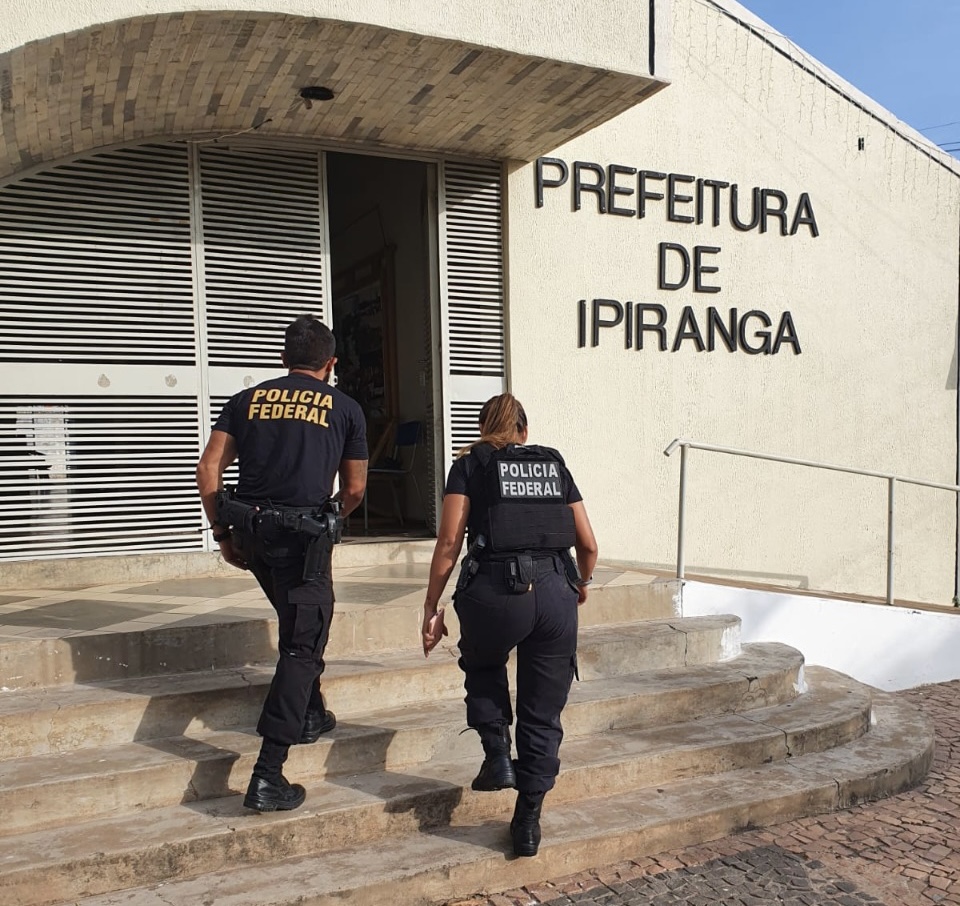 Polícia Federal cumpre mandados em prefeituras do Piauí