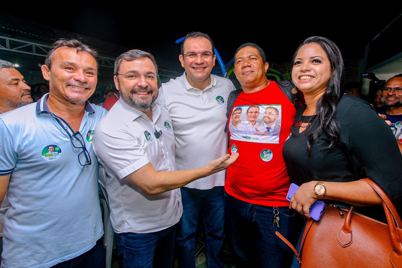 Fábio Novo com o pré-candidato a vereador Vinícius Ferreira e lideranças
