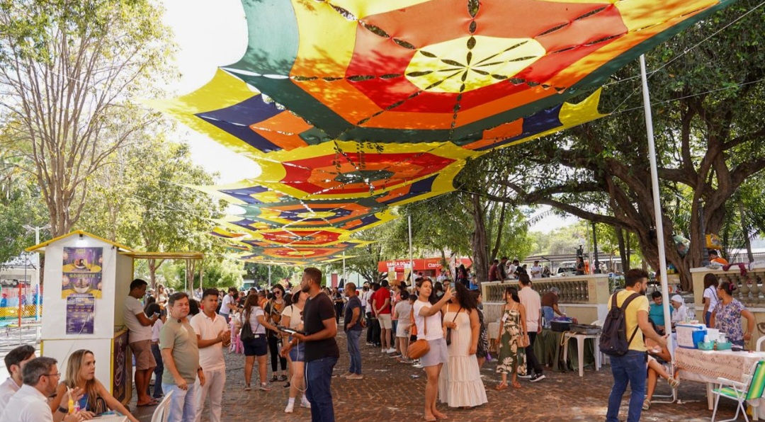 Feira na Praça, acontece aos domingos, na Praça Pedro II, no Centro de Teresina