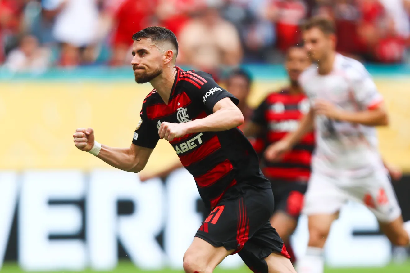 Jorginho comemora gol do Flamengo