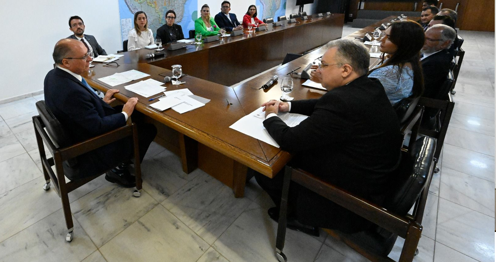 Deputado federal Florentino Neto (PT) em reunião com o presidente em exercício, Geraldo Alckmin (PSB)