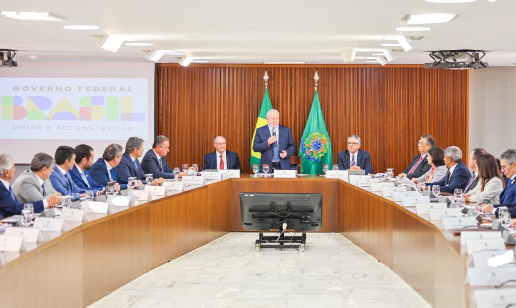 Lula se reúne com governadores de todo Brasil