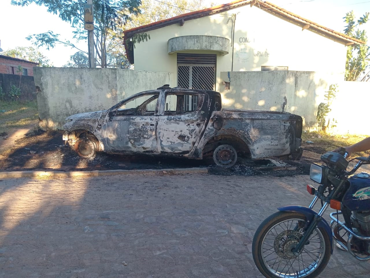 Viatura da PM pegou fogo