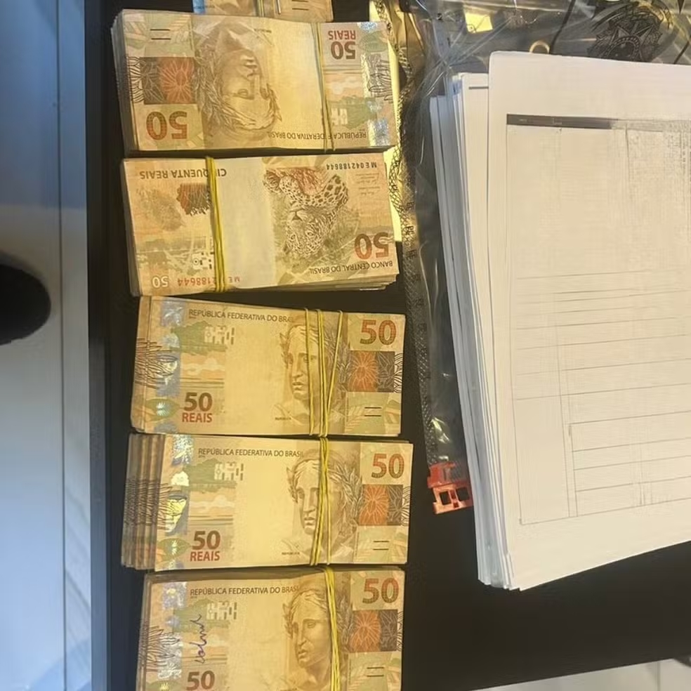 Agentes da PF apreenderam R$ 26 mil em espécie durante cumprimento de mandado em Goiás