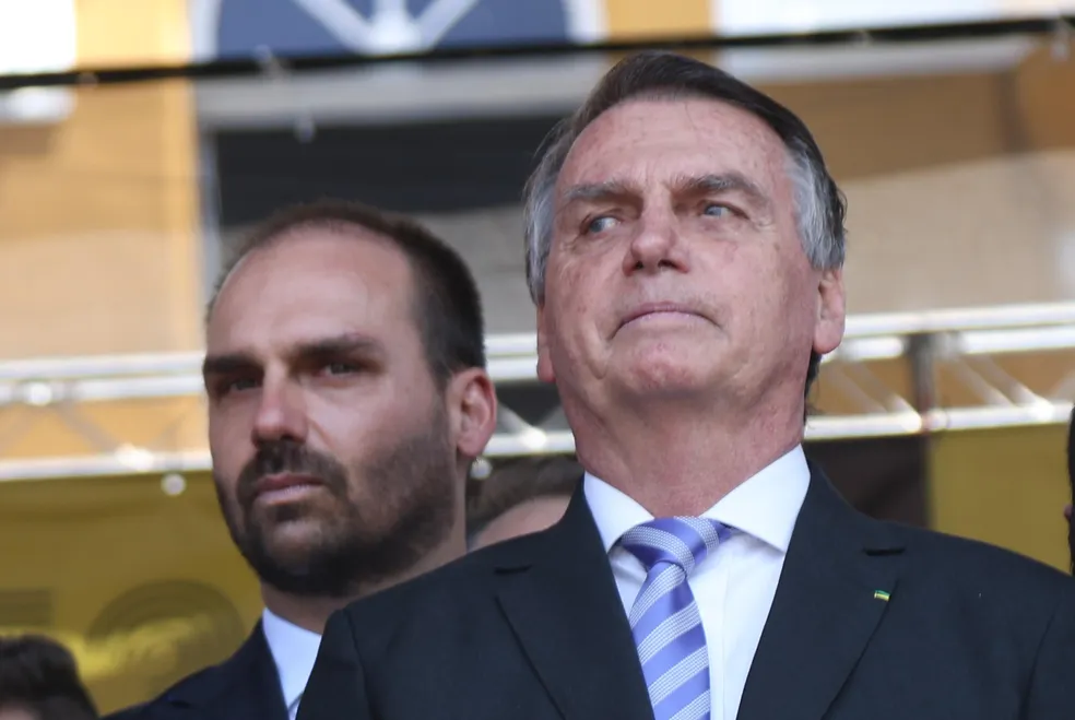 Eduardo Bolsonaro admite disputar a Presidência em 2026, mas diz que decisão será do pai, Jair Bolsonaro, que segue inelegível até 2030