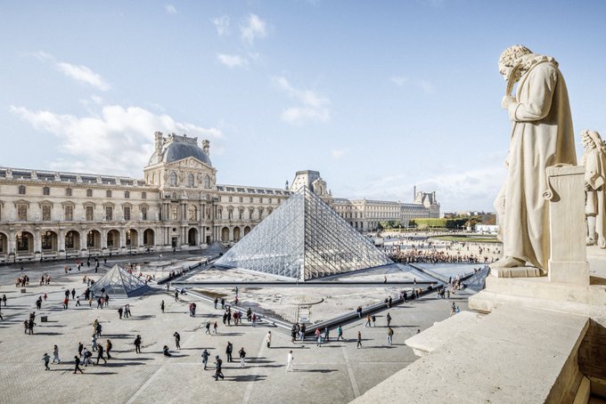 Museu do Louvre é roubado