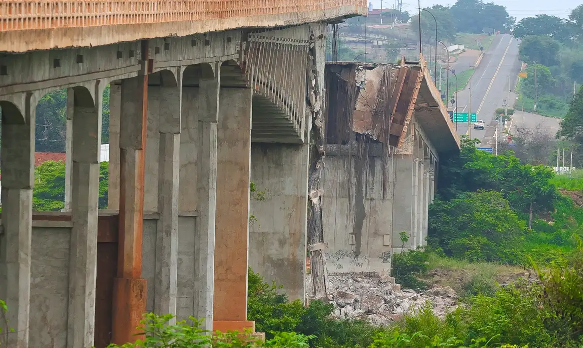 A ponte fazia parte da BR-226 e ligava os estados do Tocantins e do Maranhão