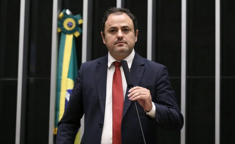 Deputado Glauber Braga