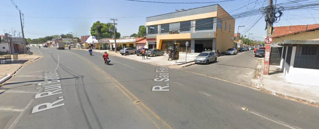 Cruzamento das ruas Rui Barbosa com São Félix, zona Norte de Teresina