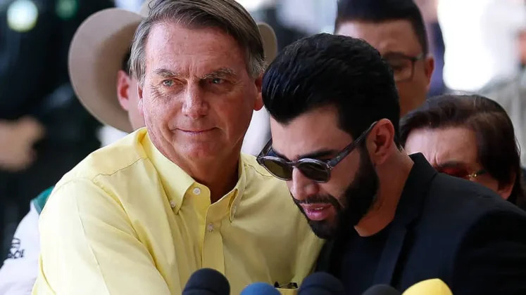 O ex-presidente Jair Bolsonaro (PL) e o cantor Gusttavo Lima