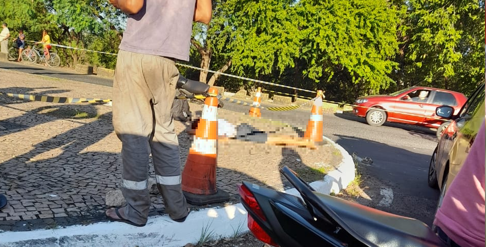 Homem morre após perder o controle de moto e cair na Avenida Maranhão