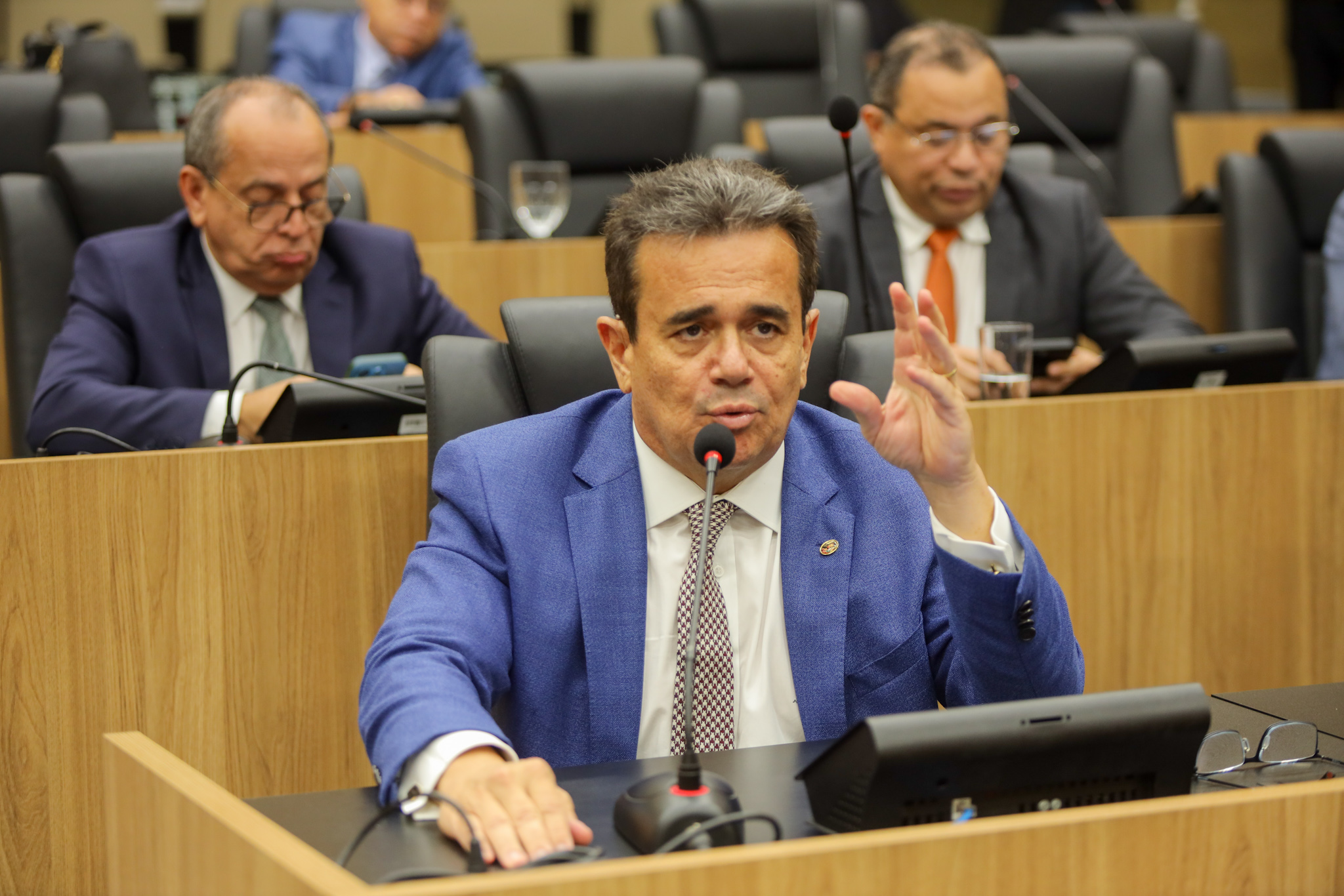O deputado Henrique Pires