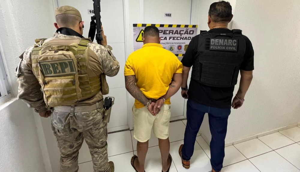 Durante a operação a polícia prendeu dois suspeitos por tráfico