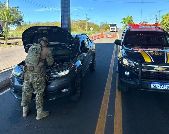 Um automóvel foi recuperado pela Polícia  Rodoviária Federal do Piauí (PRF-PI) em Piripiri nesta quarta-feira (20)