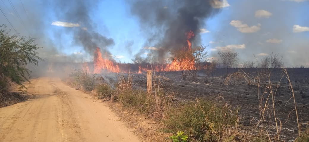 Incêndio de grande proporção em Bom Jesus - PI