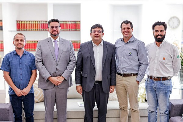 Rafael Fonteles com presidente da Associação dos Produtores de Soja do Estado do Piauí (Aprosoja-PI) Janailton Fritzen, com os diretores Alzir Neto, Rafael Maschio e o advogado Adriano Holanda.