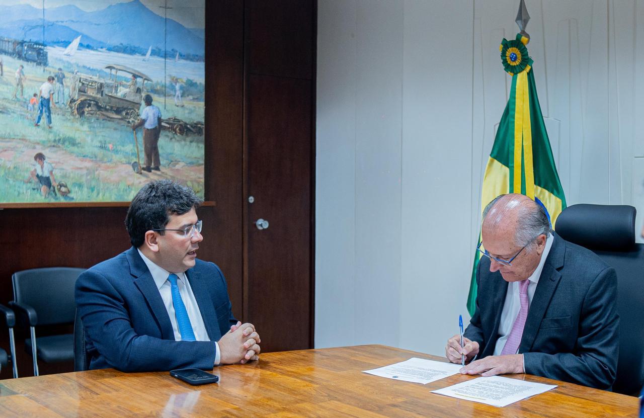 Rafael Fonteles, governador do Piauí, e Geraldo Alckmin, vice-presidente do Brasil e ministro do Desenvolvimento