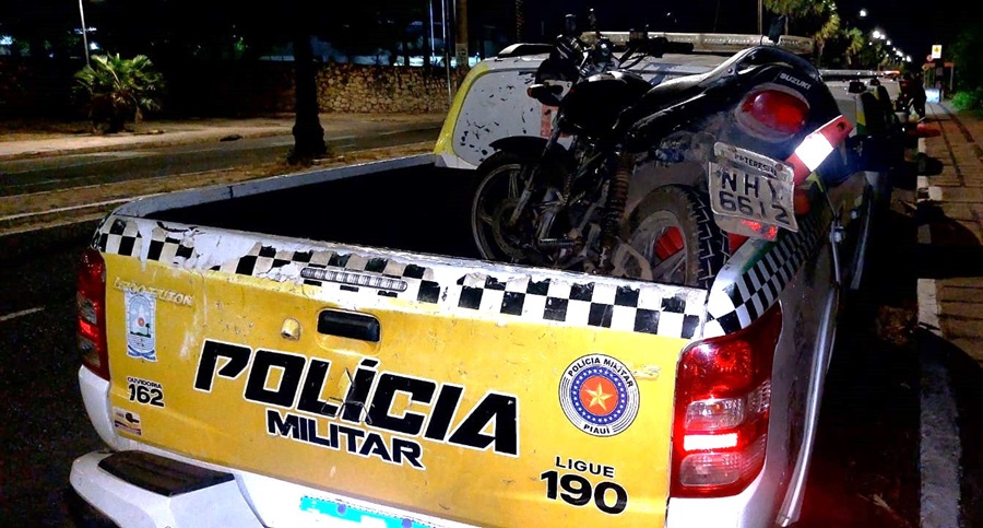 Motocicleta com restrição de roubo é recuperada em blitzen