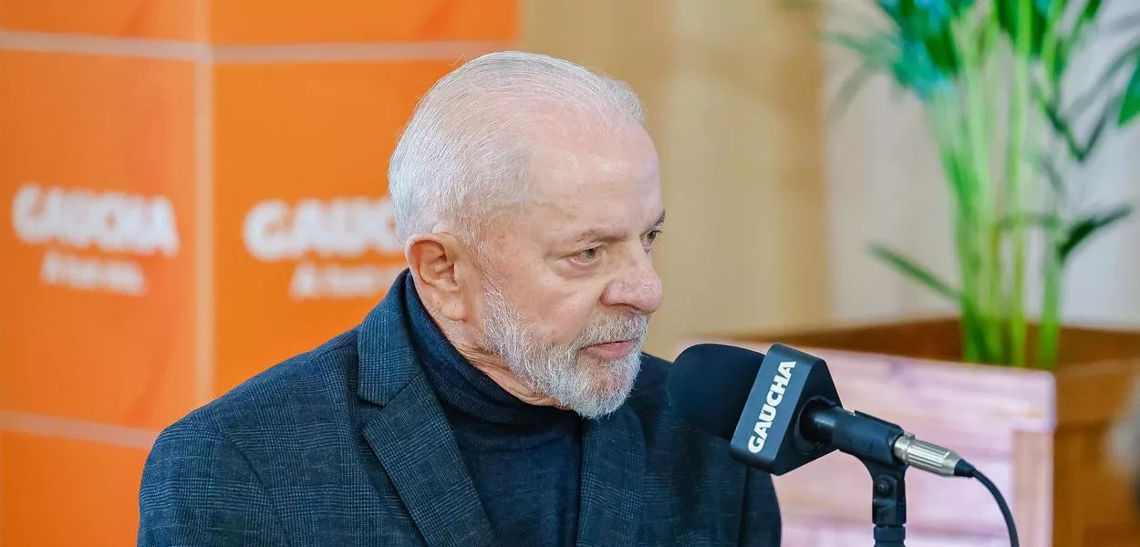 Presidente Luiz Inácio Lula da Silva durante entrevista à Rádio Gaúcha, em Porto Alegre