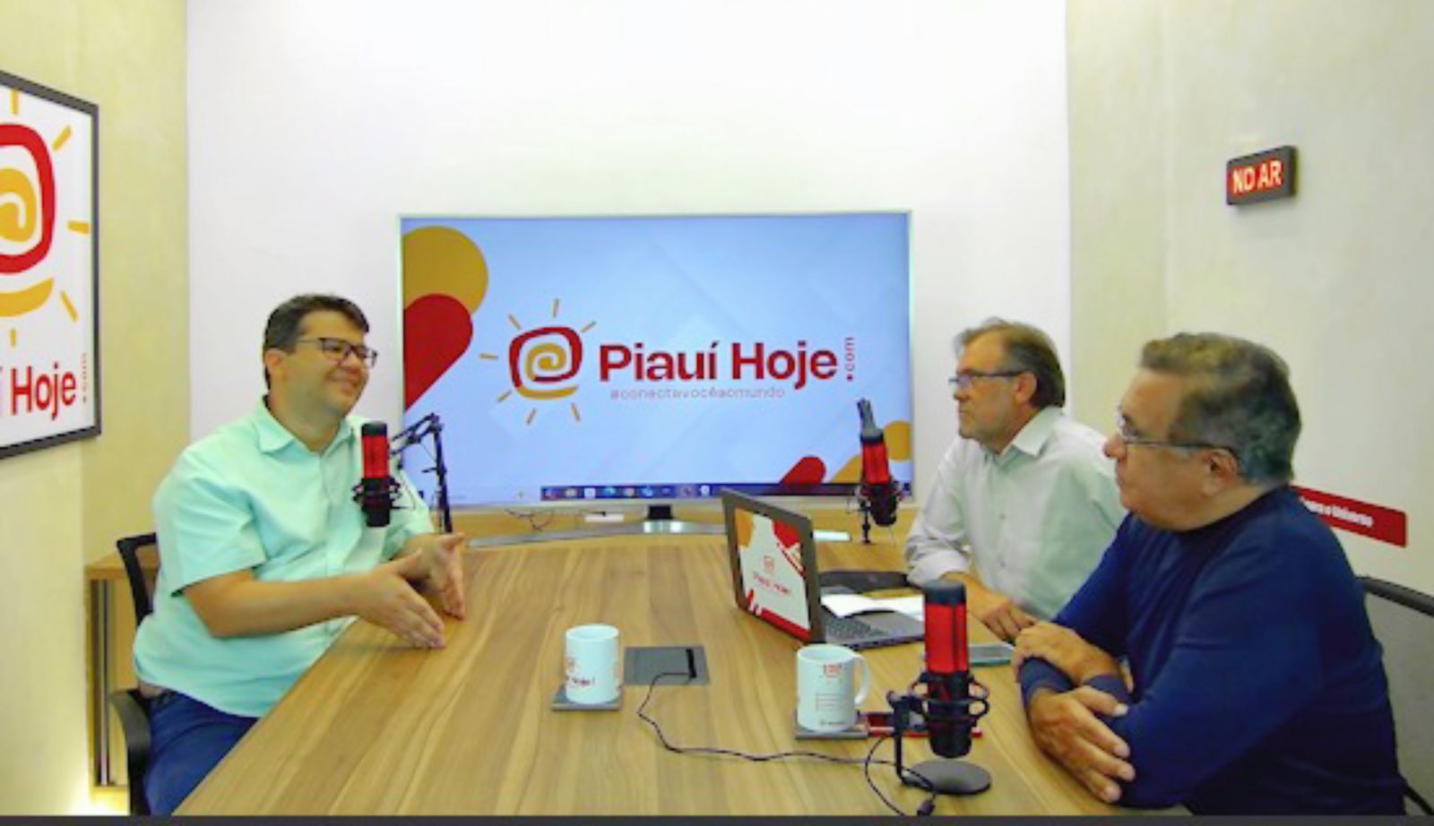 Chico Lucas na entrevista aos jornalistas Luiz Brandão e Roberto John