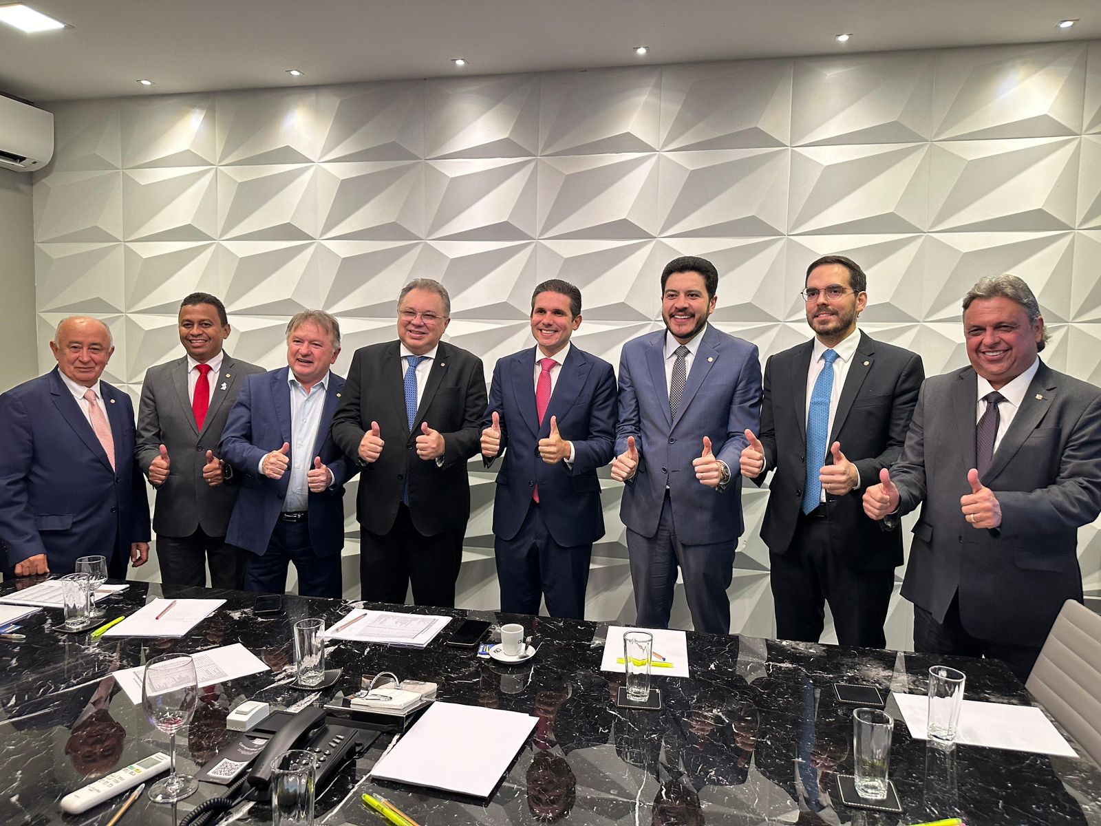 Hugo Mota com representantes da banca do Piauí em Brasília