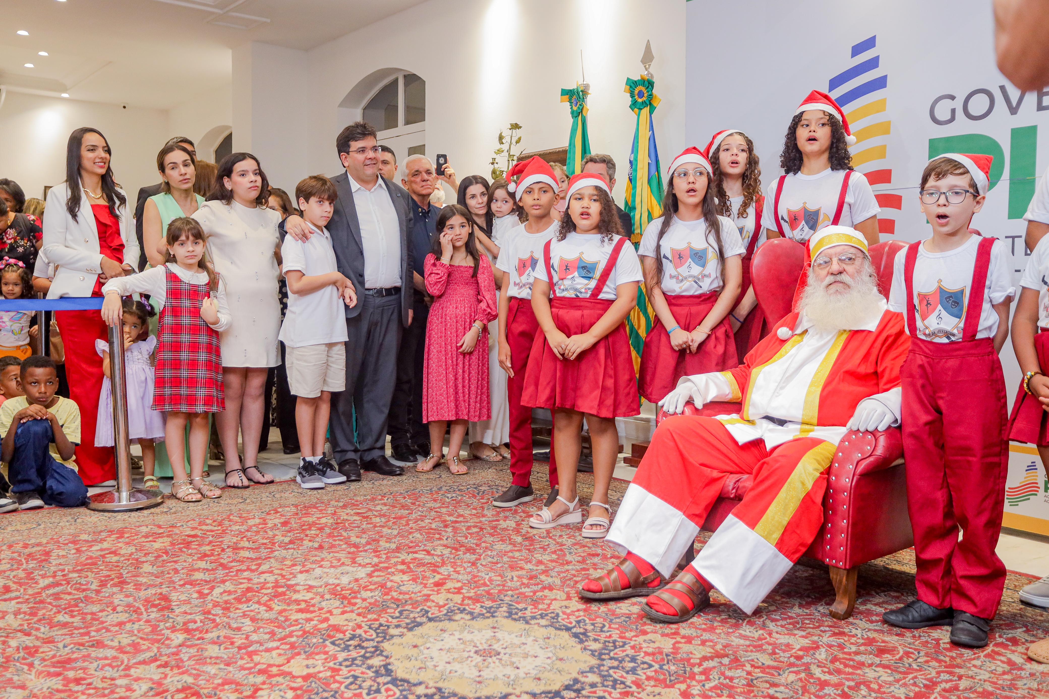 Decoração de Natal no Palácio de Karnak é inaugurada