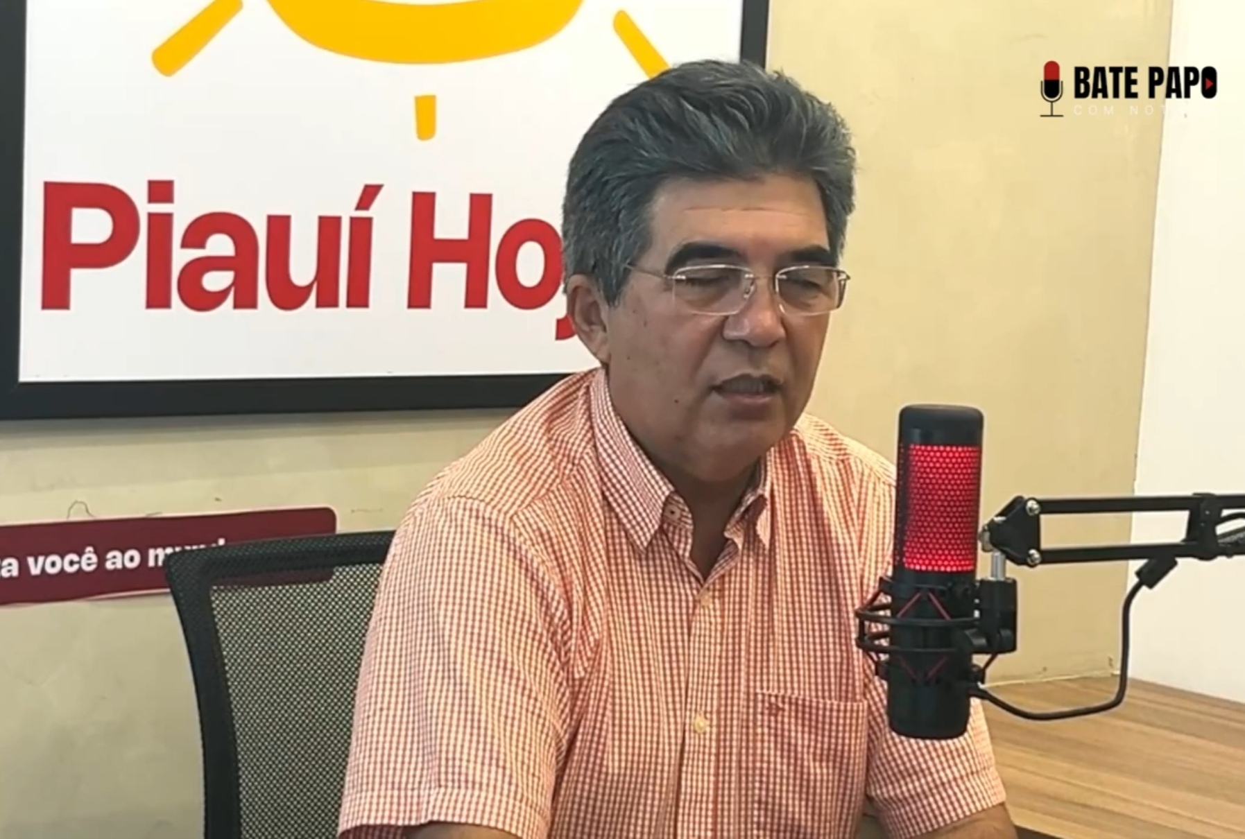 Francisco Limma no estúdio do portal Piauí Hoje