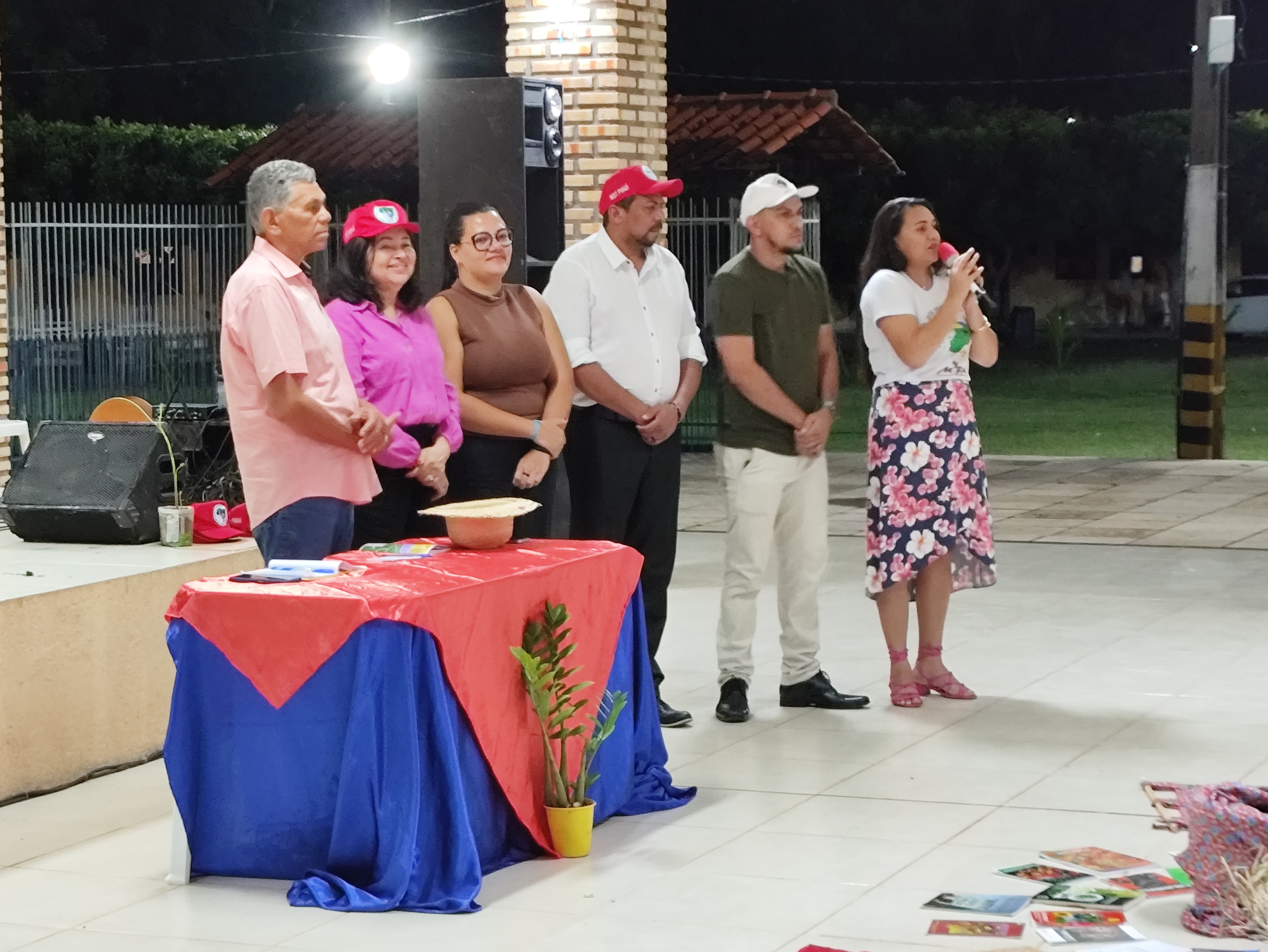 Convidados falam no encontro do MST