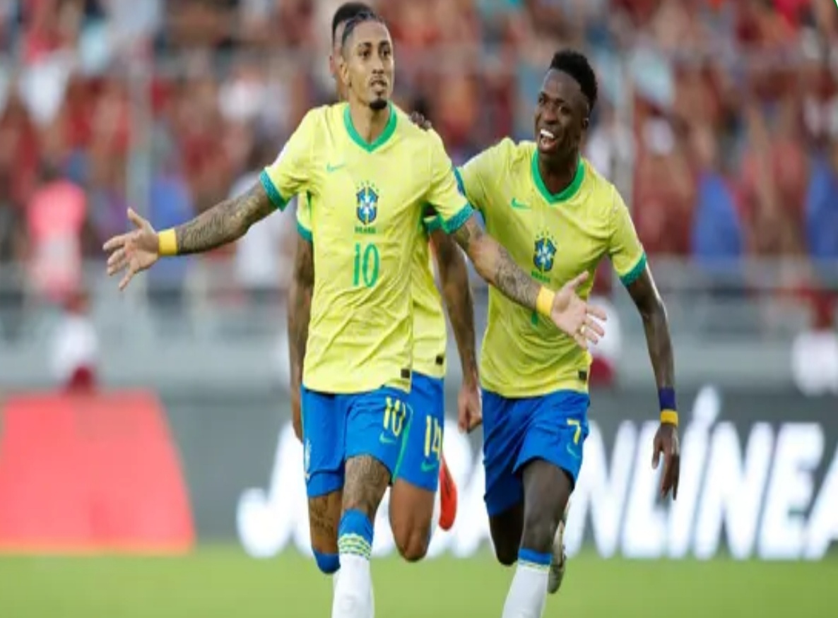 Raphinha e Vinícius Júnior fizeram os gols do Brasil