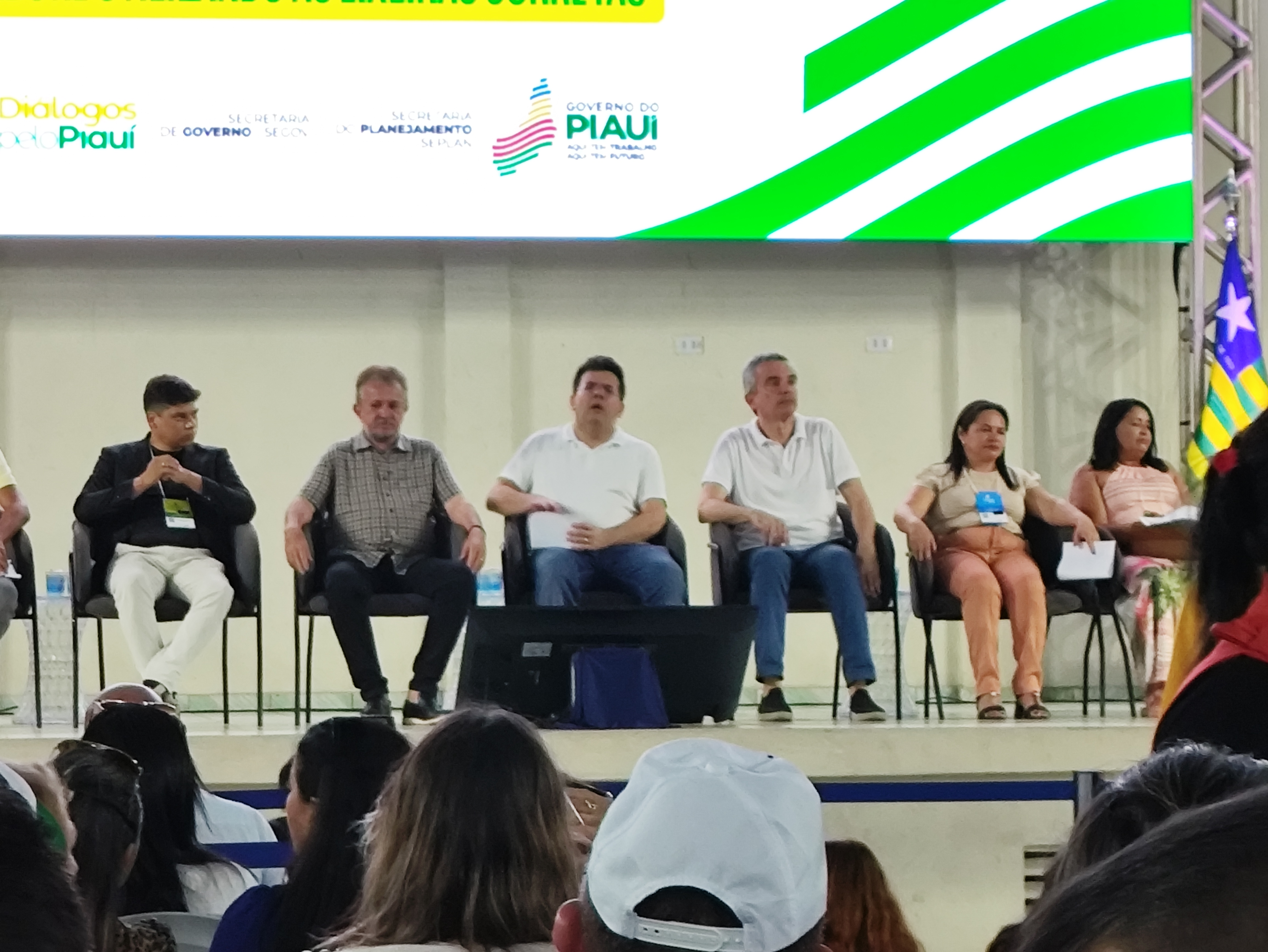 O governador Rafael Fonteles presidiu a plenária em Campo Maior