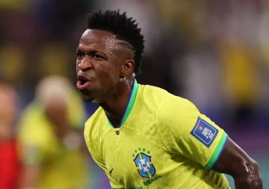 Vini Jr marcou o único gol da partida e saiu machucado