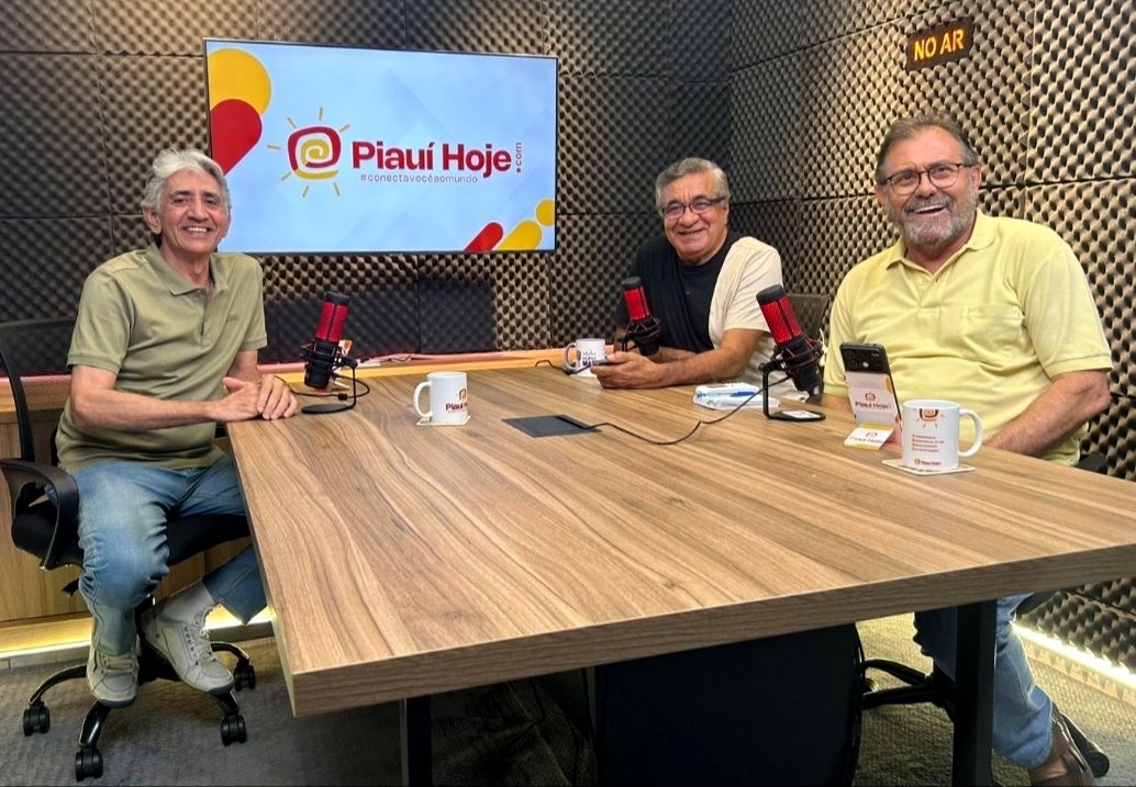 José Carvalho durante entrevista aos jornalistas Luiz Brandão e Roberto John no portal Piauí Hoje