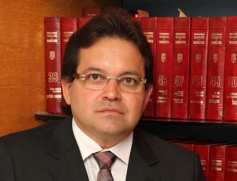 O advogado Álvaro Mota