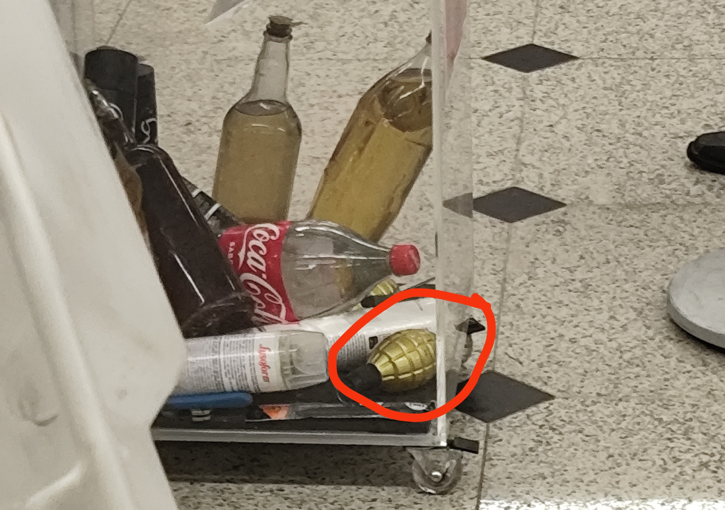 O simulacro de granada estava na bagagem de de um passageiro