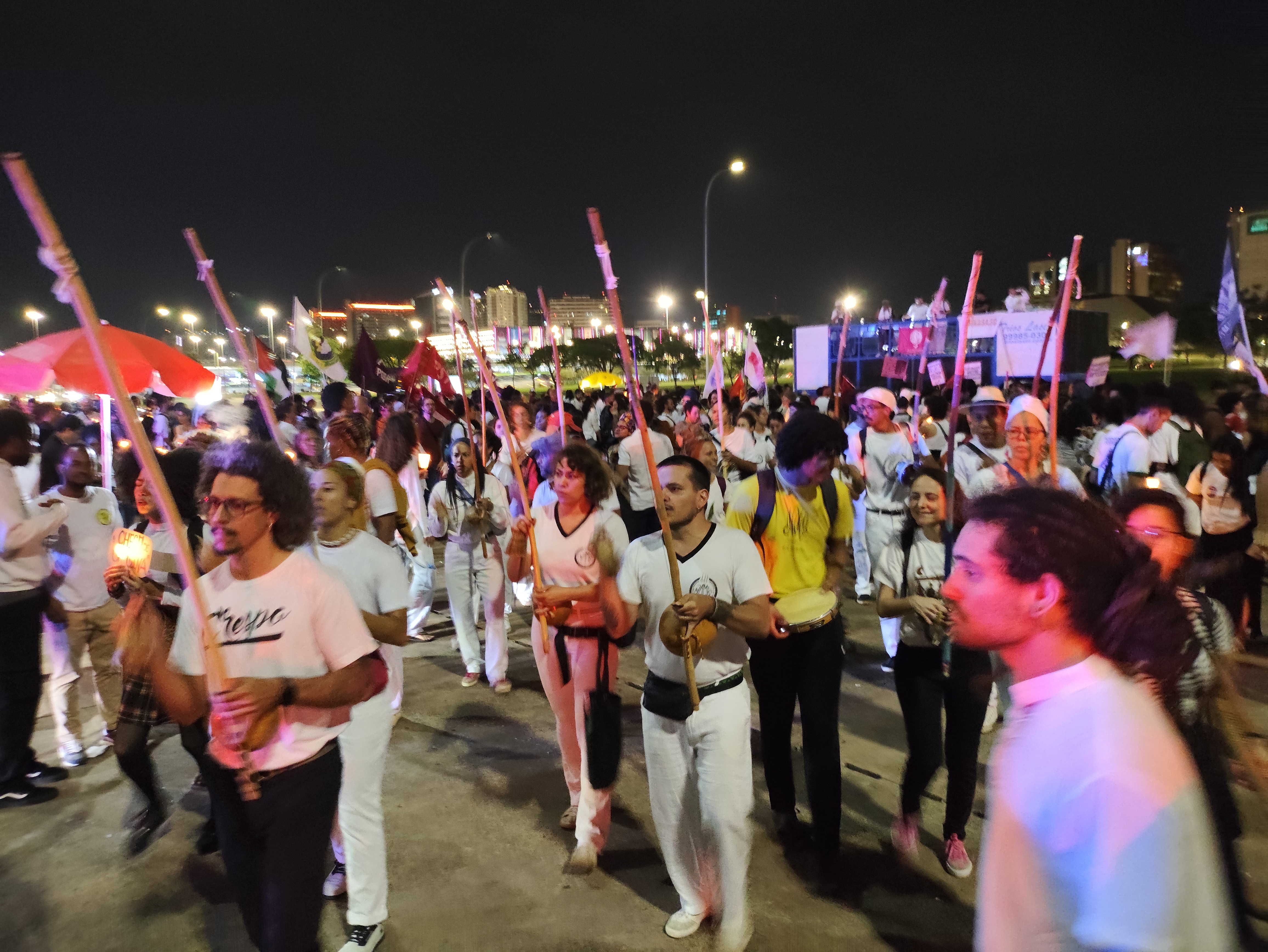 Grupos de capoeira de Brasília participam de protesto contra violência policial