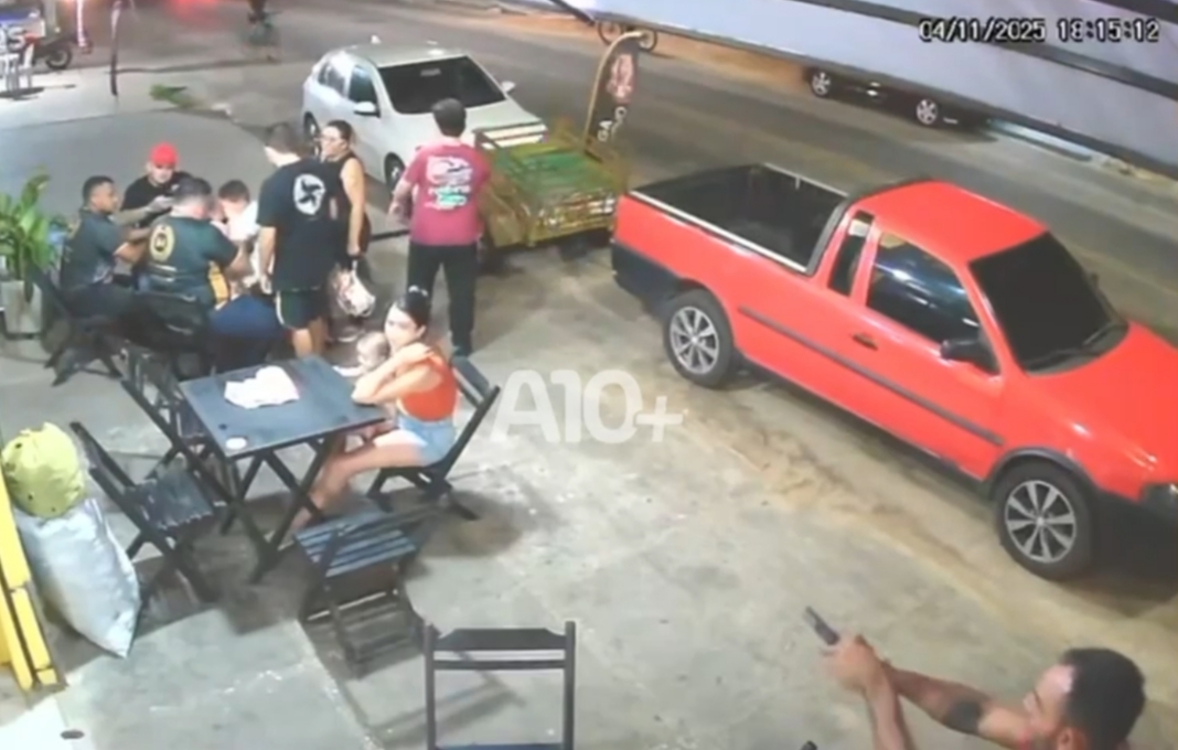 Câmara de segurança mostra o ataque e o rosto do atirador