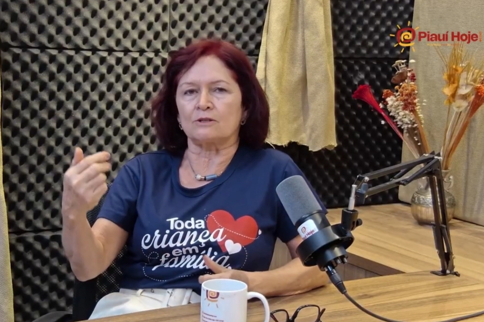 Francimélia Nogueira, coordenadora do CRIA, no estúdio do portal Piauí Hoje