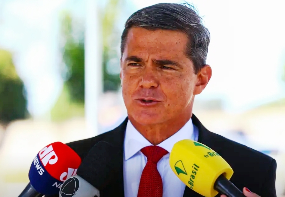 General Mário Fernandes vai fazer o Enem na UNB