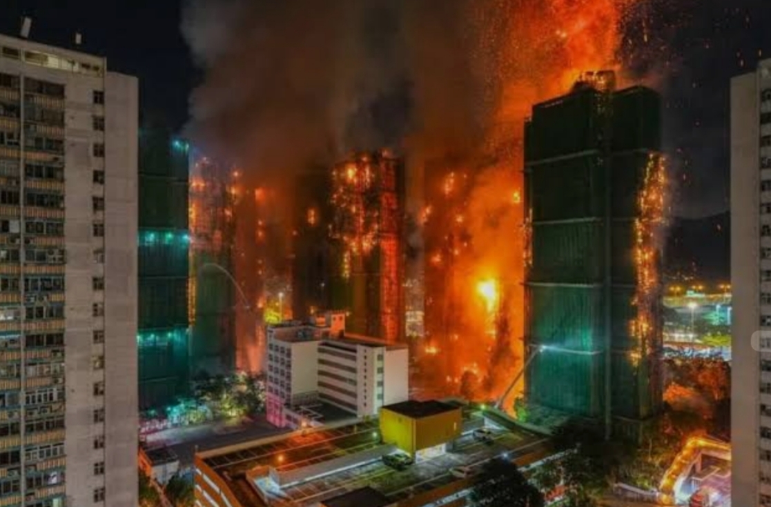 Fogo indiciou à tarde e no meio da noite não estava controlado