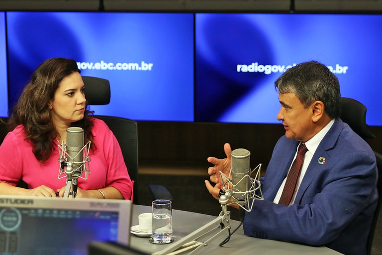 Wellington Dias em entrevista ao programa  Voz do Brasil