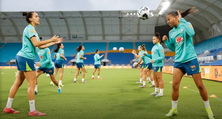 Seleção feminina de futebol