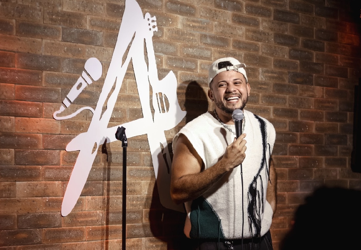 Humorista Gee Sousa
