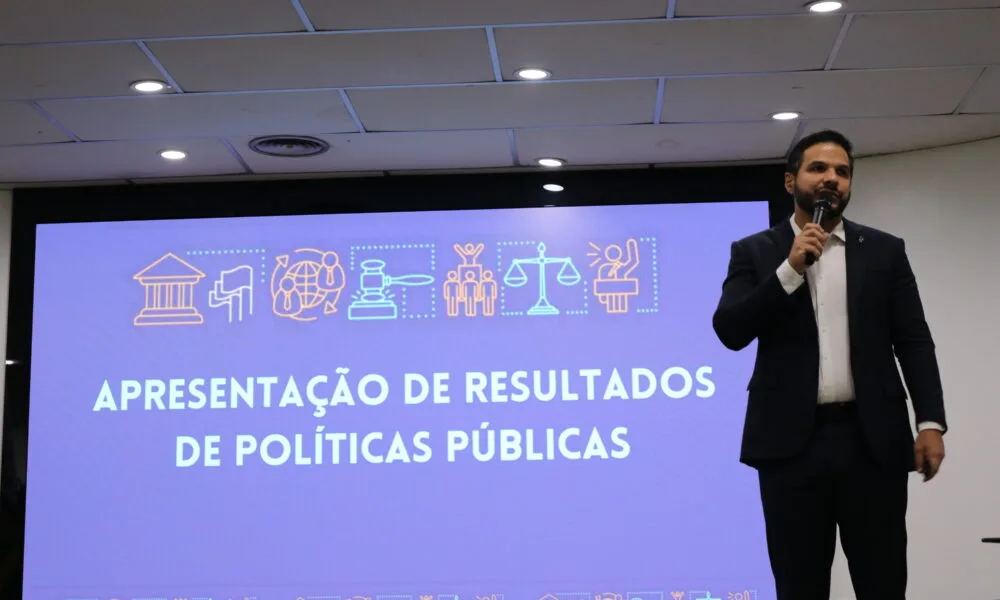 Secretário estadual da educação, Washington Bandeira